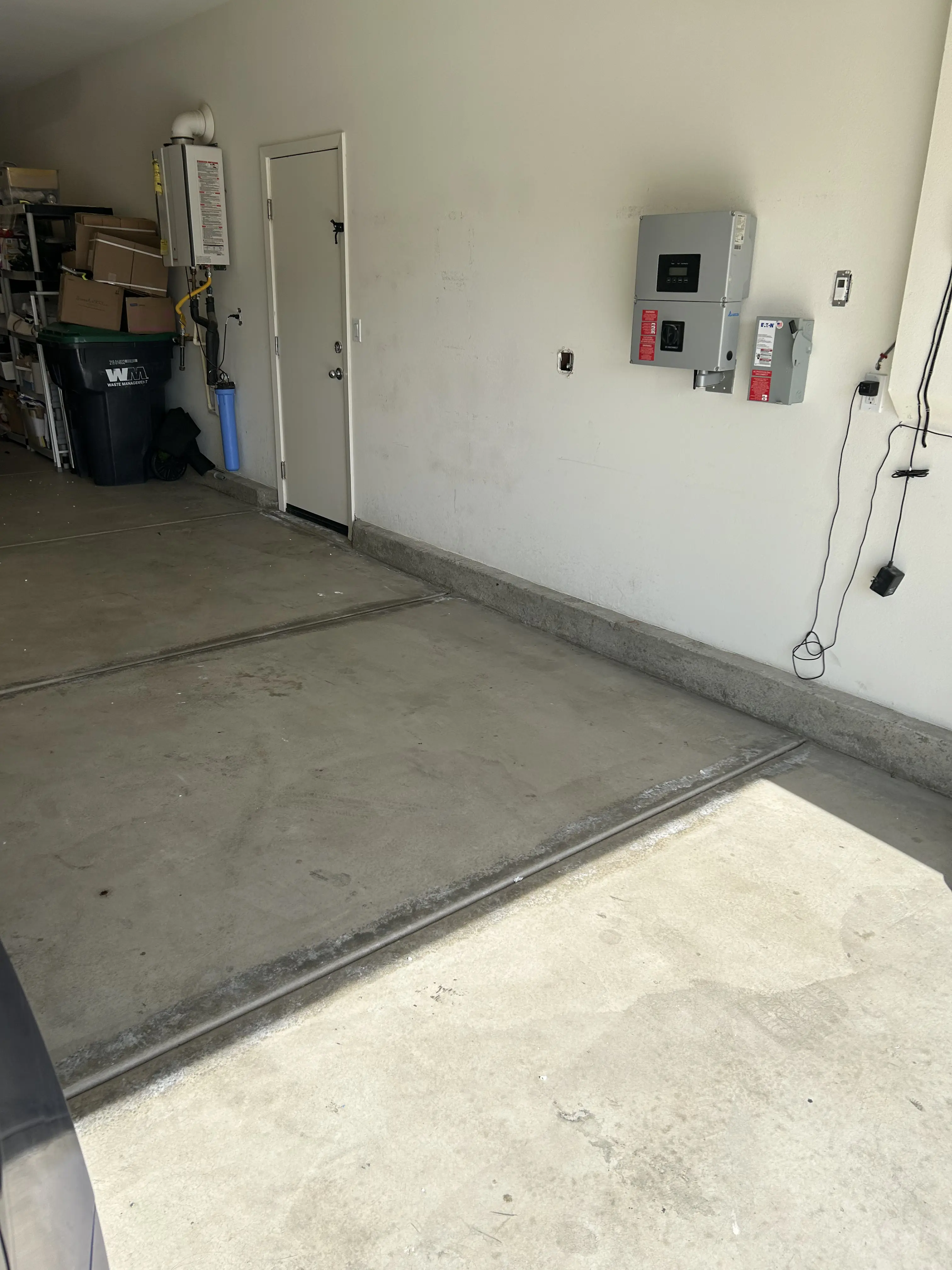 After: Team clearing out junk from a house